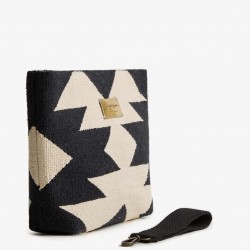 Acalan Midi Clutch – Black