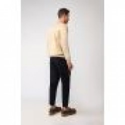 Solid-colour straight-leg trousers with darts and chain detailing