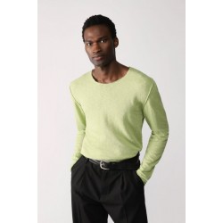 Solid-colour top with raw-cut neck